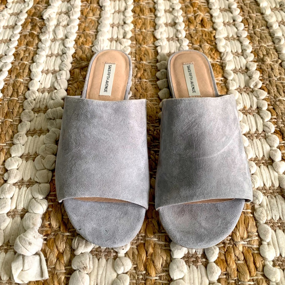 Saks Fifth Avenue 7 ½ Pear Blue